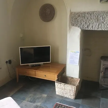 Отель Rustic Cottage, Garden, Near Amenities, Wifi Пэтели-Бридж