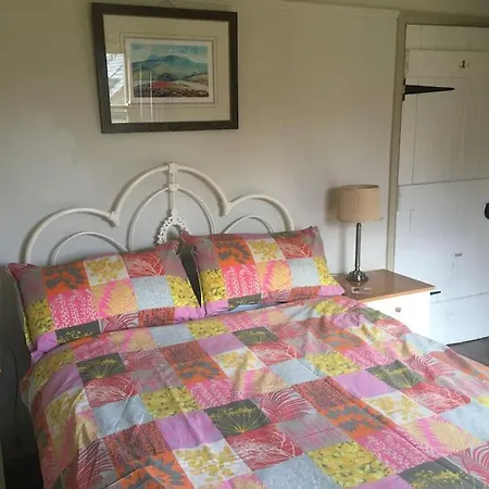 Holiday home Rustic Cottage, Garden, Near Amenities, Wifi *