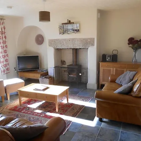 Rustic Cottage, Garden, Near Amenities, Wifi