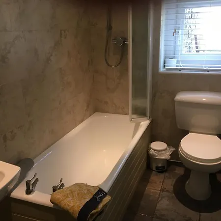 Rustic Cottage, Garden, Near Amenities, Wifi